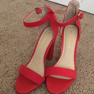 NWOT Red Heels with Scallop Detail ❤️